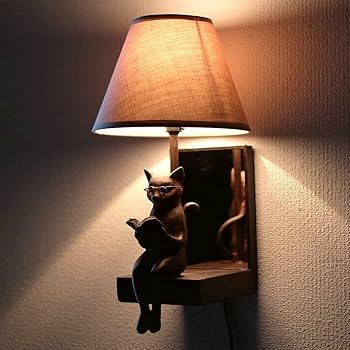 昭和レトロ　陶器の猫のランプ 　猫の照明 猫デザイン 読書する猫 テーブルランプ 昭和レトロ アンティーク